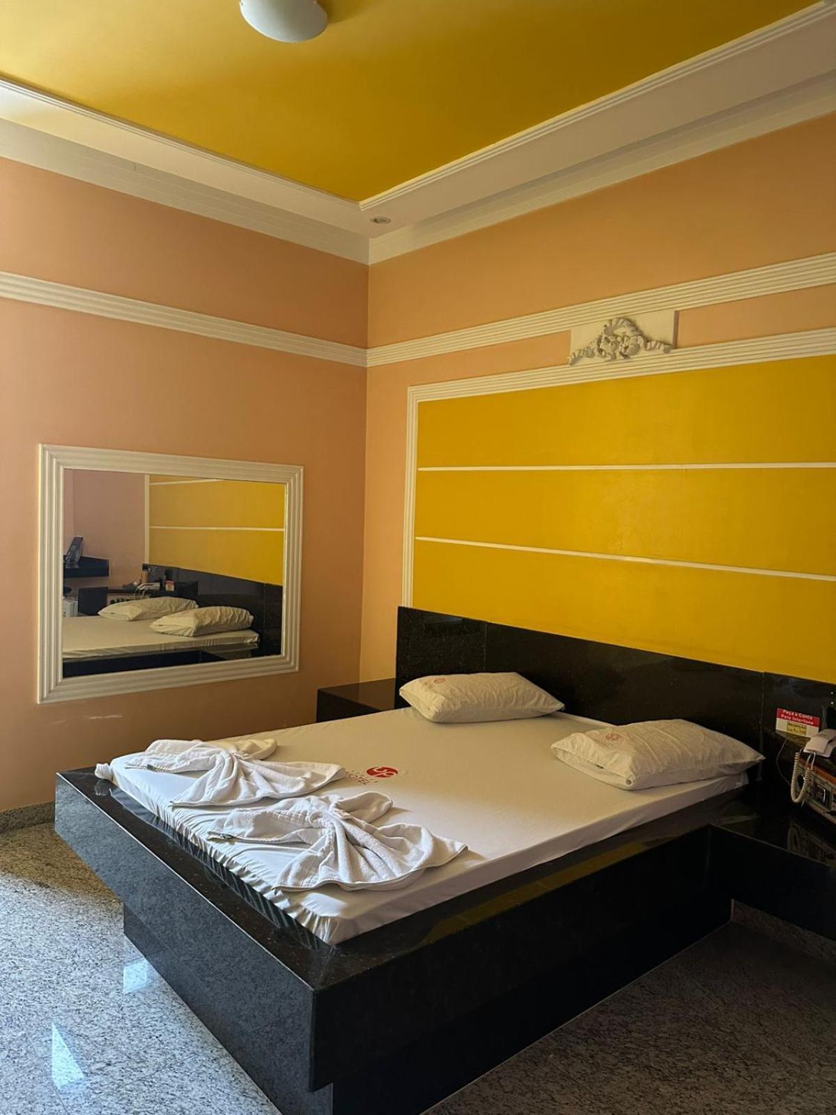 Up Stairs Motel Adults Only Бетин Экстерьер фото